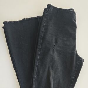 Tinsletown elastic waste Black Stretch With Flair Leg And Worn Knees